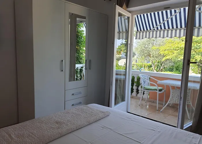 アパート Durdica Bobic ビオグラード・ナ・モル